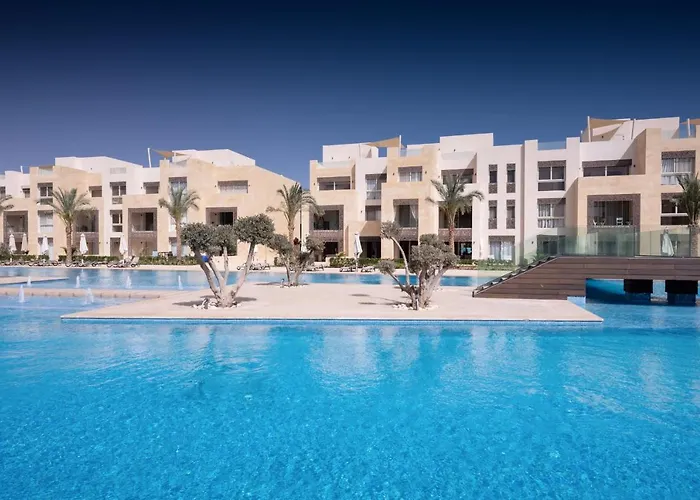 Epic & Exquisite 2 Bedroom W & Pool Mangroovy *